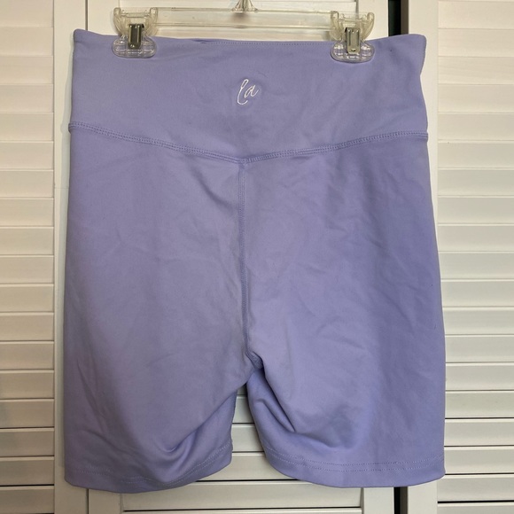 LAHANA Active Archer Biker Short in Periwinkle - Size M - Picture 5 of 6